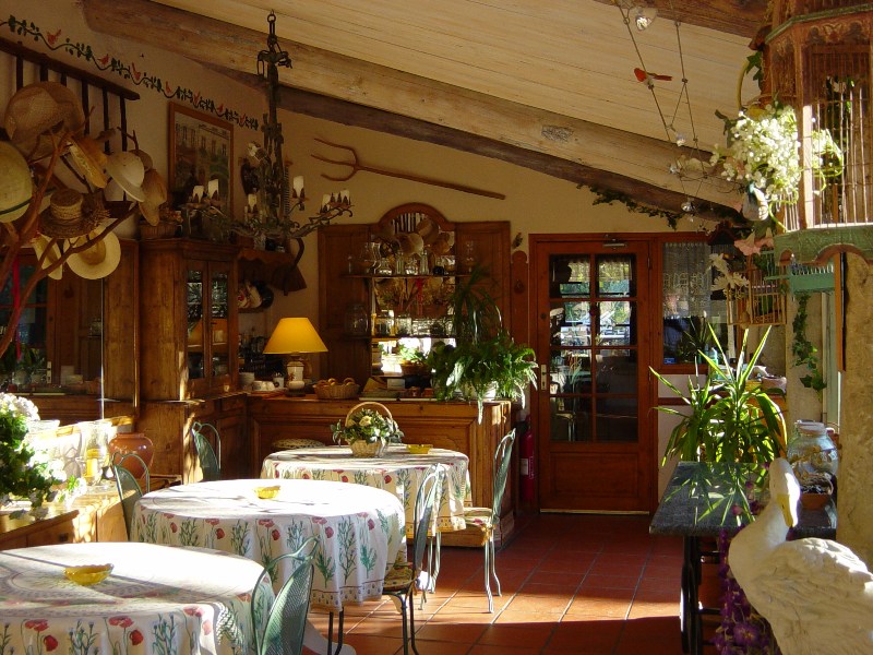 Mas du 18 ème siècle en Luberon, possibilité d'un petit hôtel ou de chambres d'hôtes