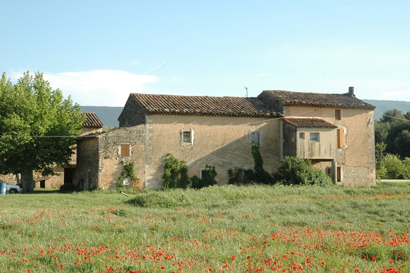 Mas en Provence en vente avec 3 hectares de terres