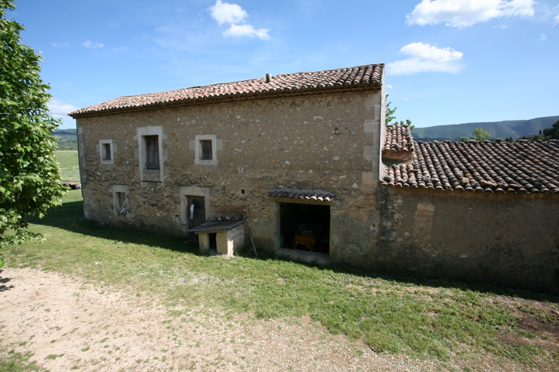 Mas en Provence en vente avec 3 hectares de terres