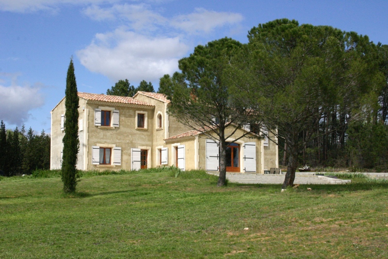 Construction moderne de plus de 300 m² au coeur du Luberon