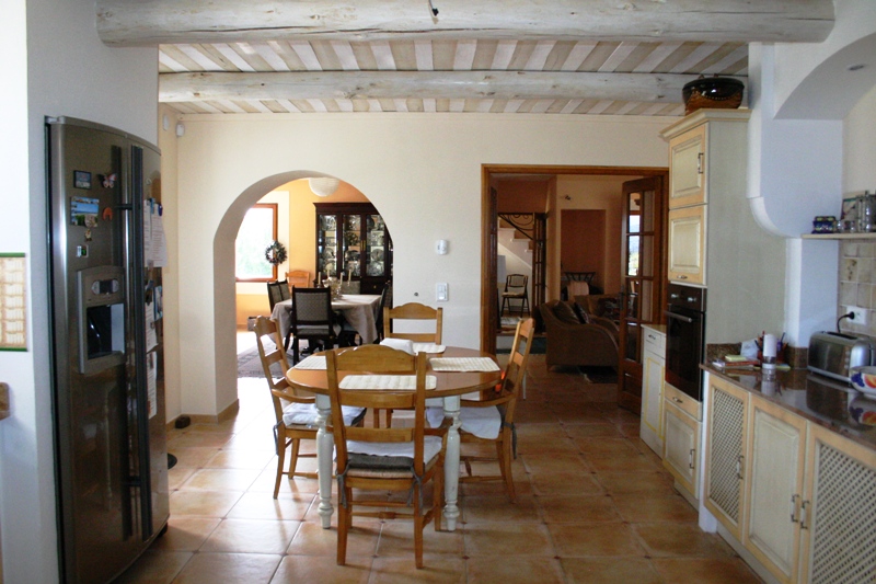 Construction moderne de plus de 300 m² au coeur du Luberon