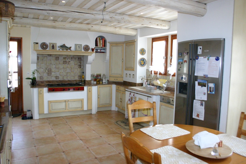 Construction moderne de plus de 300 m² au coeur du Luberon