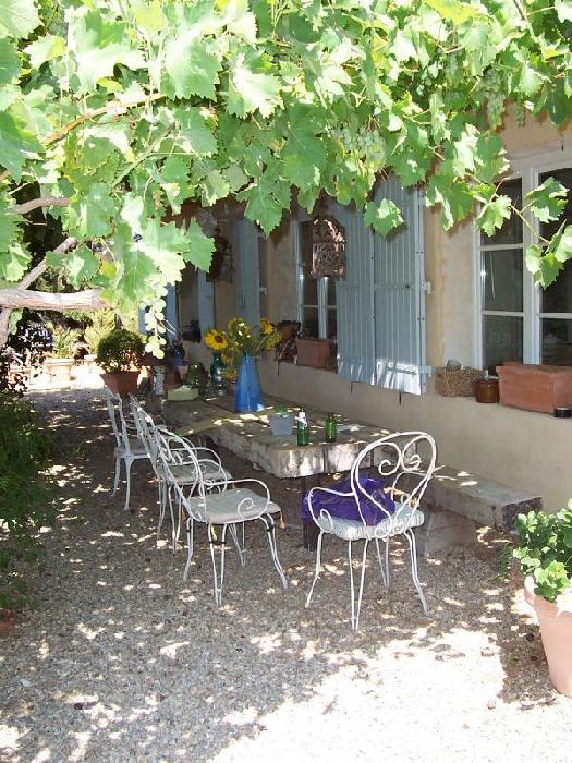 Luberon, mas mitoyen rénové avec 2 maisons d'amis