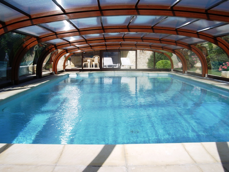 Maison proche Gordes avec piscine et jardin paysagé
