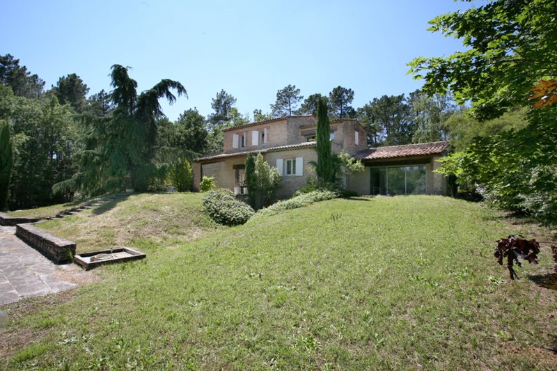 Maison en pierre du Luberon avec 7 chambres