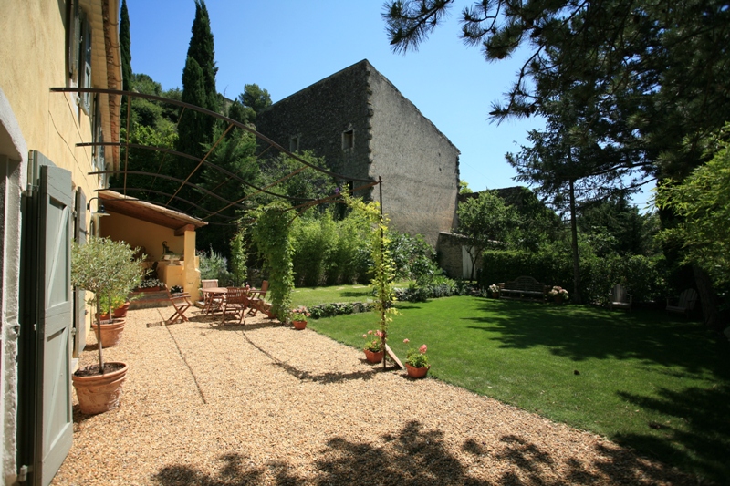 Mas en Provence sud Luberon entièrement restauré, surface utile de 230 m²