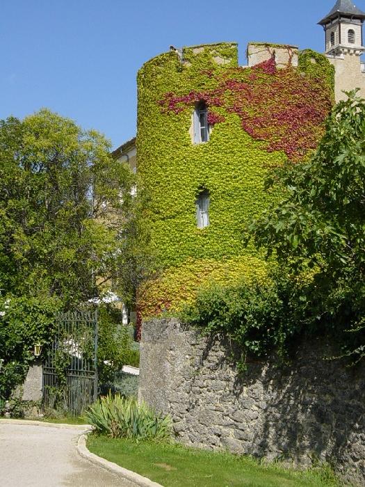 Superbe château du XIème siècle en vente dans le sud de la France