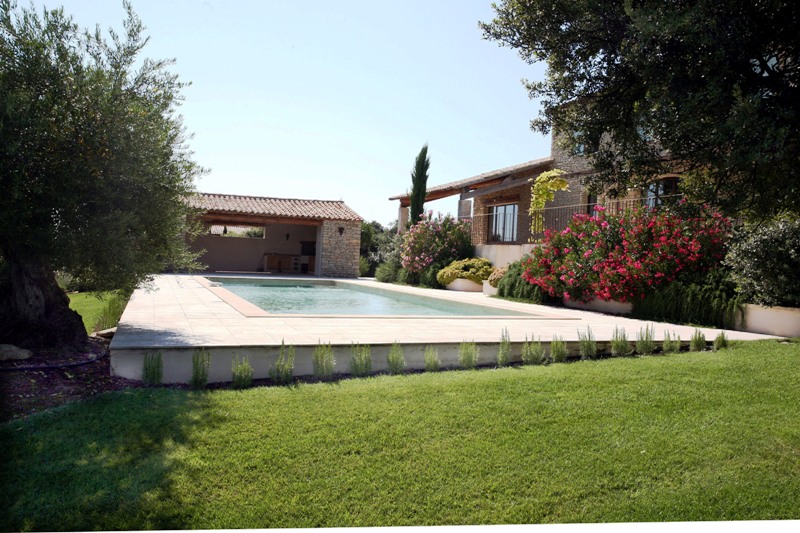 Gordes, maison en pierre en vente avec vue sur le Luberon