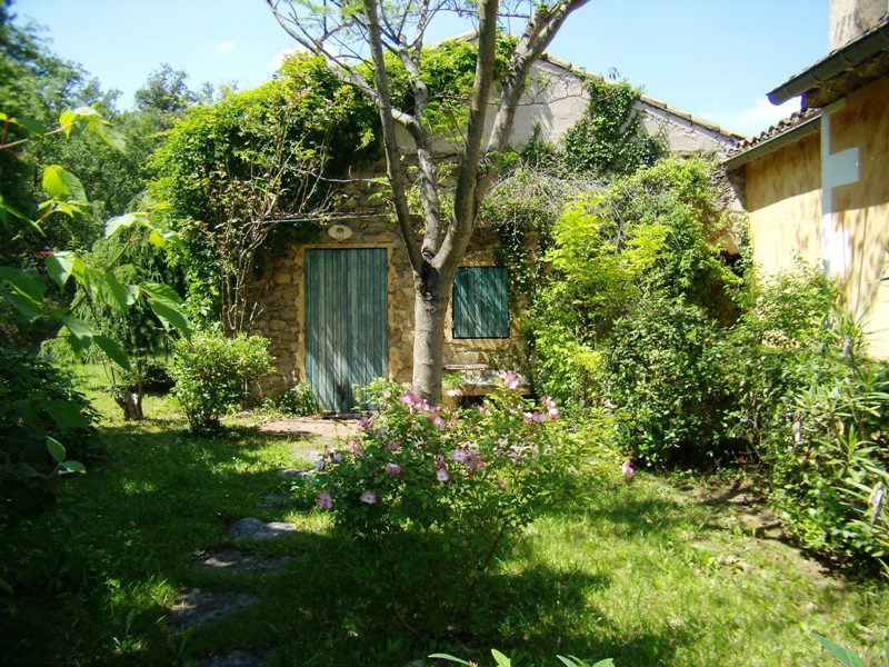 Mas du 19ème rénové en Luberon en vente chez Rosier