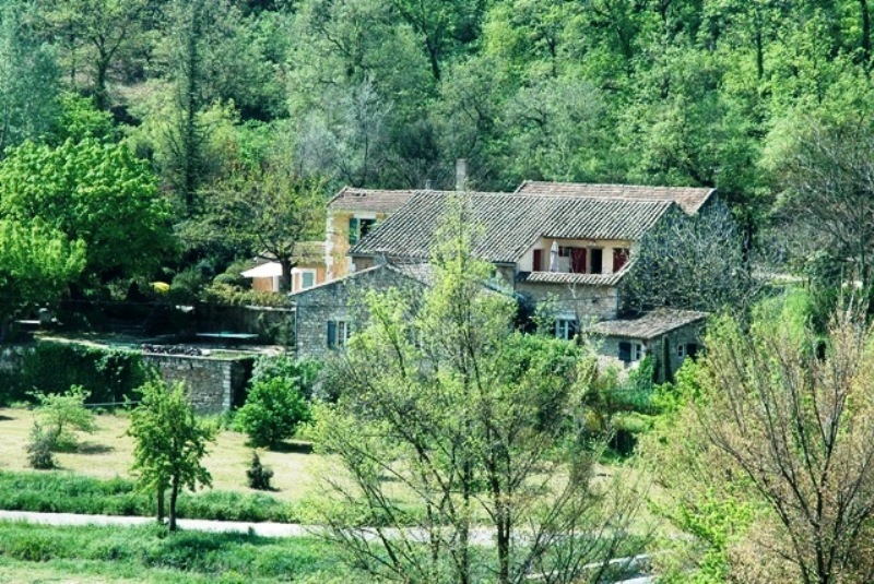 Mas du 19ème rénové en Luberon en vente chez Rosier