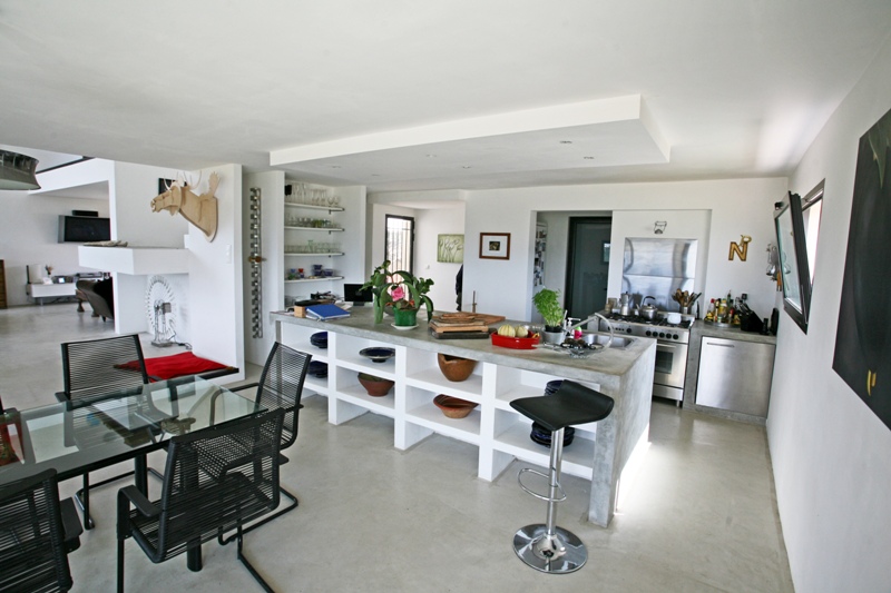 Maison contemporaine en Luberon au coeur de 6 hectares
