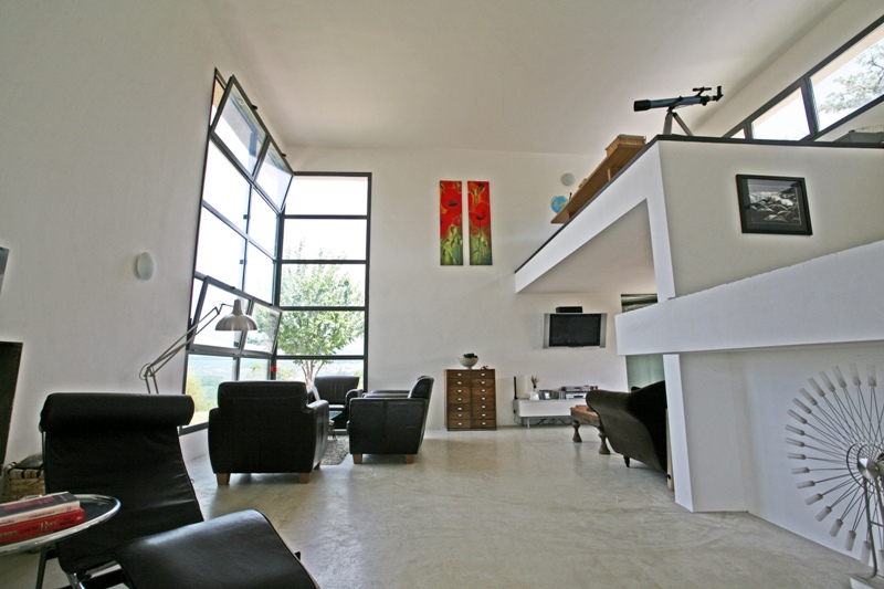 Maison contemporaine en Luberon au coeur de 6 hectares