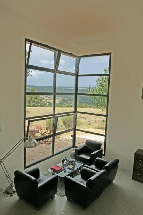 Maison contemporaine en Luberon au coeur de 6 hectares
