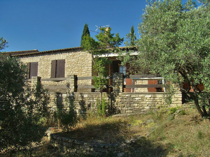Maison en pierre en vente proche de Gordes avec vue sur le Luberon