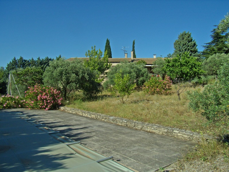 Maison en pierre en vente proche de Gordes avec vue sur le Luberon