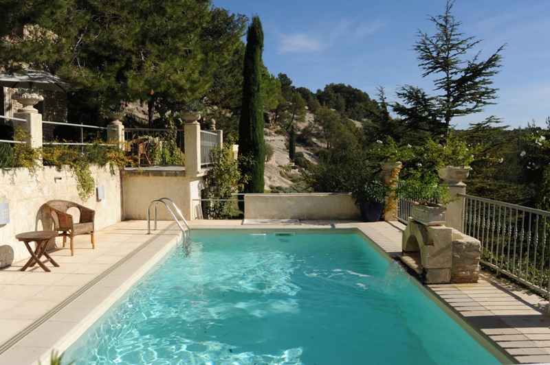 Face au Luberon, superbe maison sur un terrain d'environ 7,5 hectares