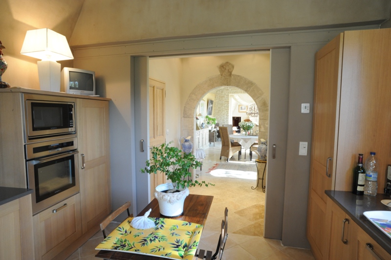 Face au Luberon, superbe maison sur un terrain d'environ 7,5 hectares