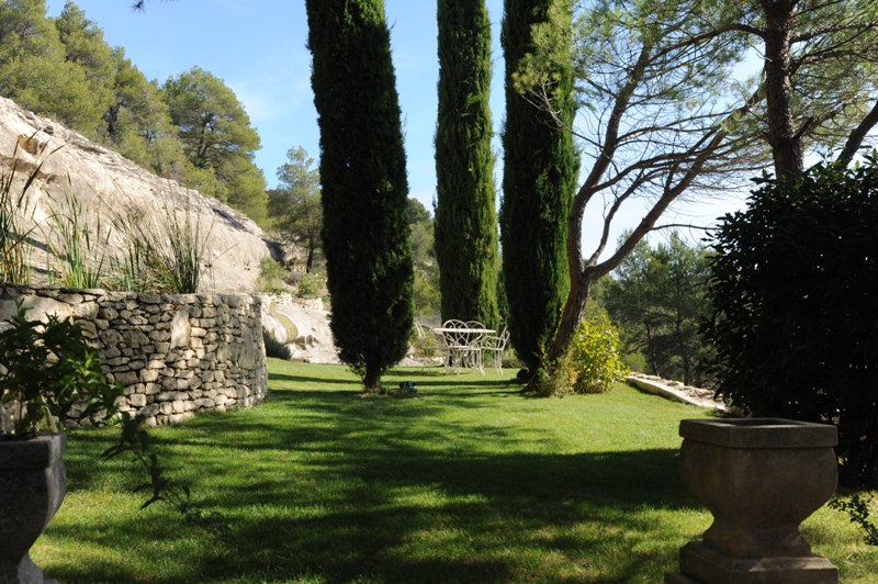 Face au Luberon, superbe maison sur un terrain d'environ 7,5 hectares