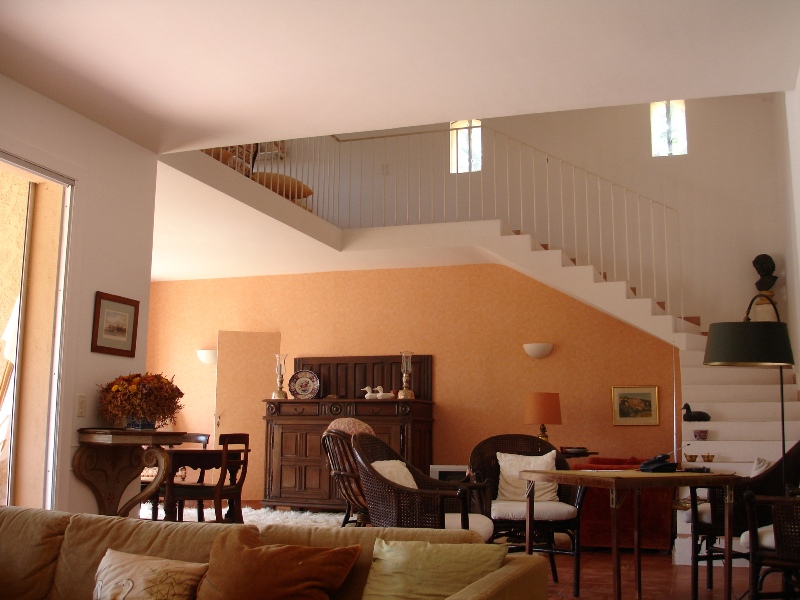 Luberon, belle villa provençale avec piscine sur plus de 2 hectares.
