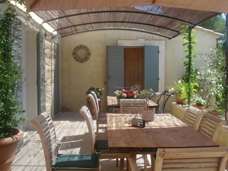 Petite Bastide de charme avec piscine, proche village du Luberon