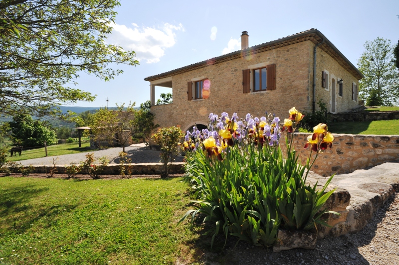 Domaine de 12 hectares d'un seul tenant avec vue imprenable sur le Luberon
