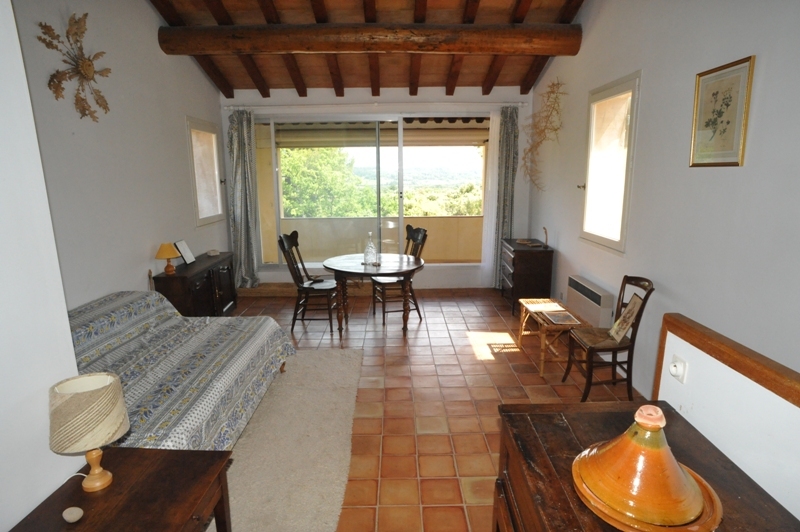 Provence, jolie villa à proximité d'un hameau traditionnel du Luberon
