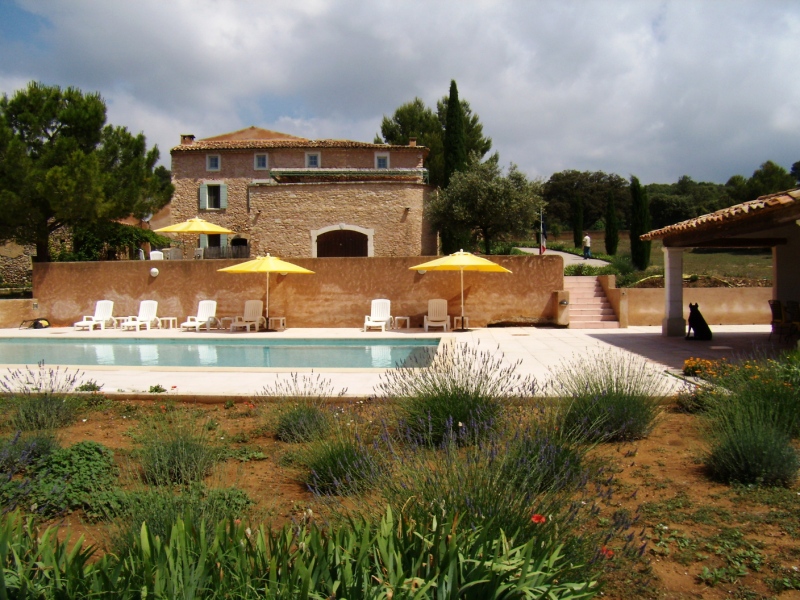 Mas en Provence du XVIIIème siècle avec piscine