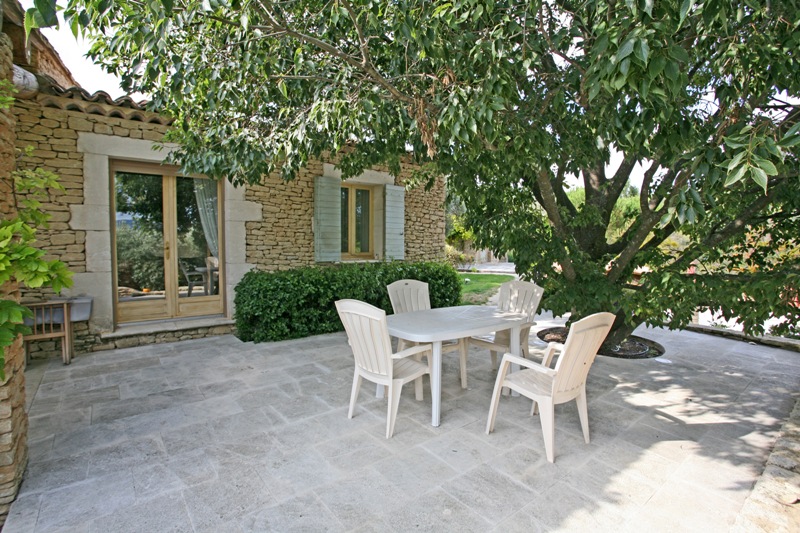Luberon, maison en pierre de Gordes, possibilité de chambres d'hôtes.