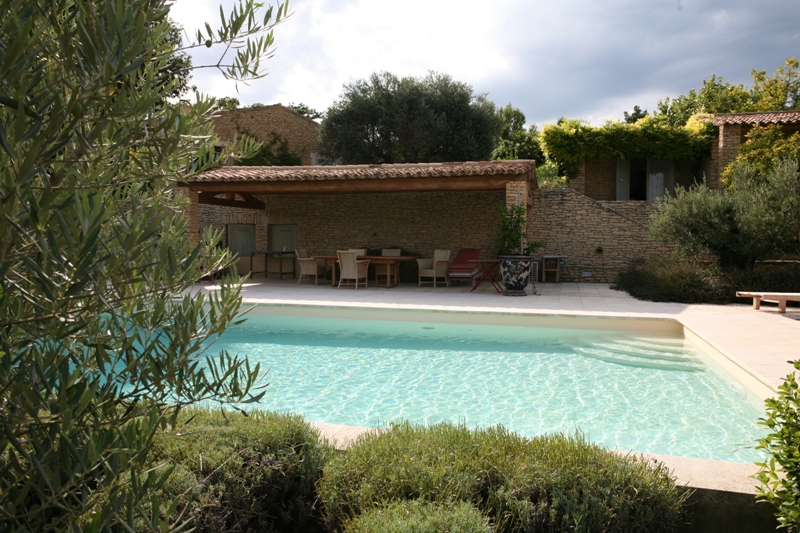 Luberon, maison en pierre de Gordes, possibilité de chambres d'hôtes.