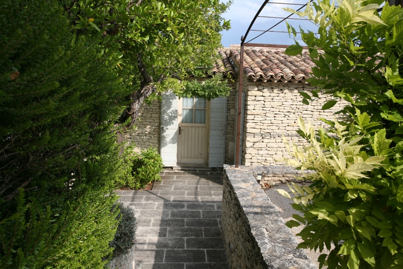 Luberon, maison en pierre de Gordes, possibilité de chambres d'hôtes.