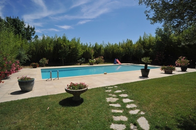 Luberon, Bastide provencale sur propriété de plus de 12 HA