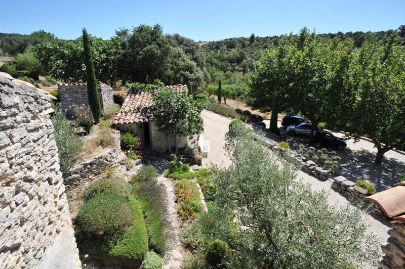 Propriété en pierres du pays - Luberon