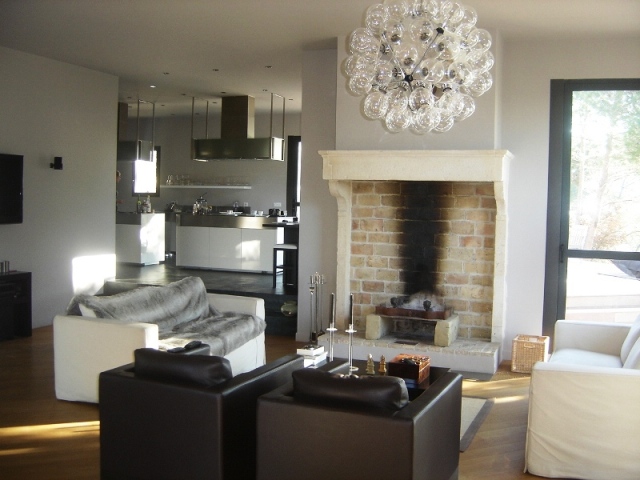 Provence, exceptionnelle maison contemporaine sur la hauteur
