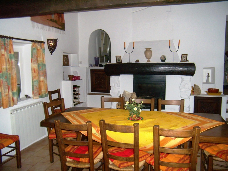 Propriété du Lubéron avec piscine et studio indépendant