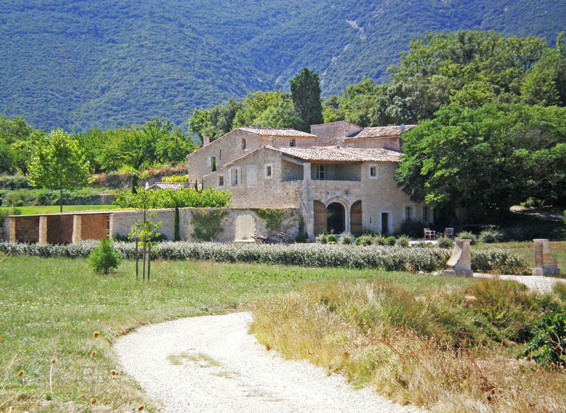 Superbe bastide XVIIIème entièrement rénovée en Luberon