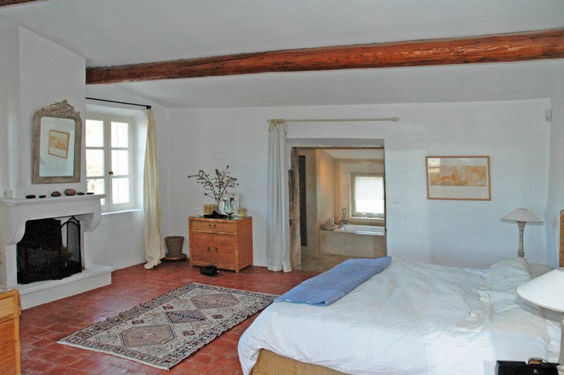 Superbe bastide XVIIIème entièrement rénovée en Luberon
