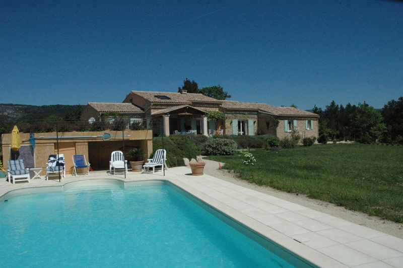 Maison moderne - magnifique vue sur Luberon