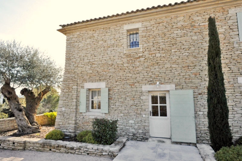 Gordes - Maison de village avec garage et piscine   