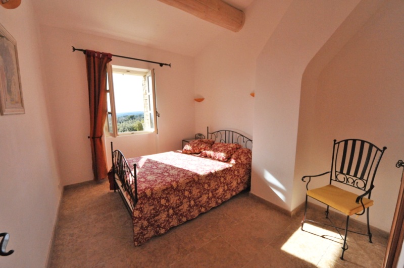 Gordes - Maison de village avec garage et piscine   
