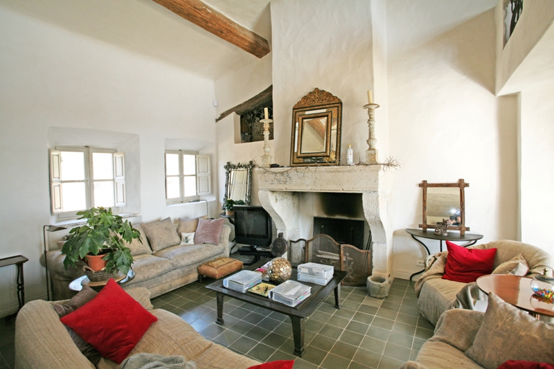 Proche de Gordes... dans un site exceptionnel !