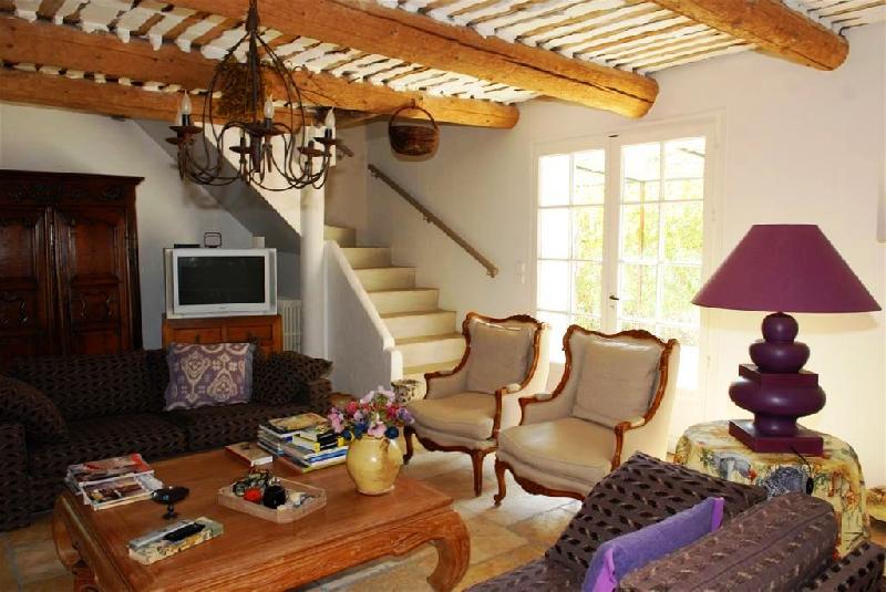 Mas XIXème restauré avec piscine en Vaucluse