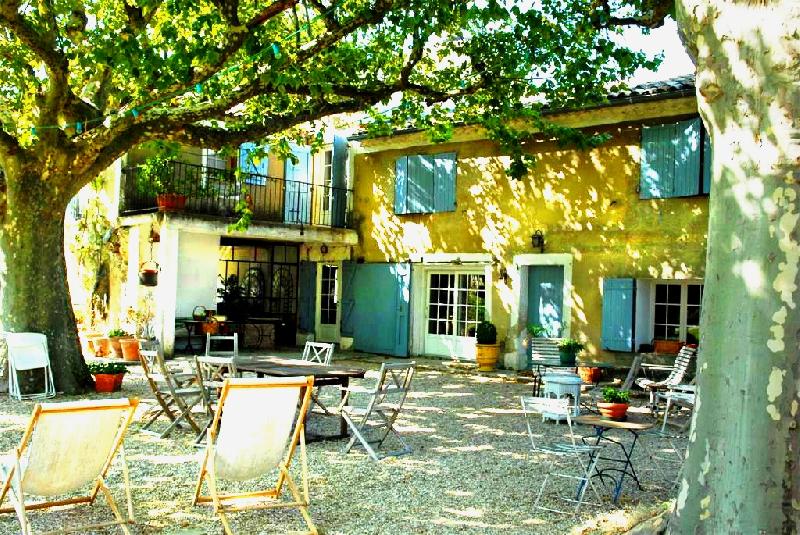 Mas XIXème restauré avec piscine en Vaucluse