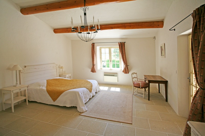 Maison en Luberon avec piscine au calme