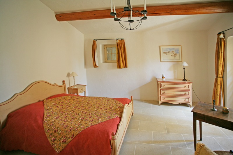 Maison en Luberon avec piscine au calme