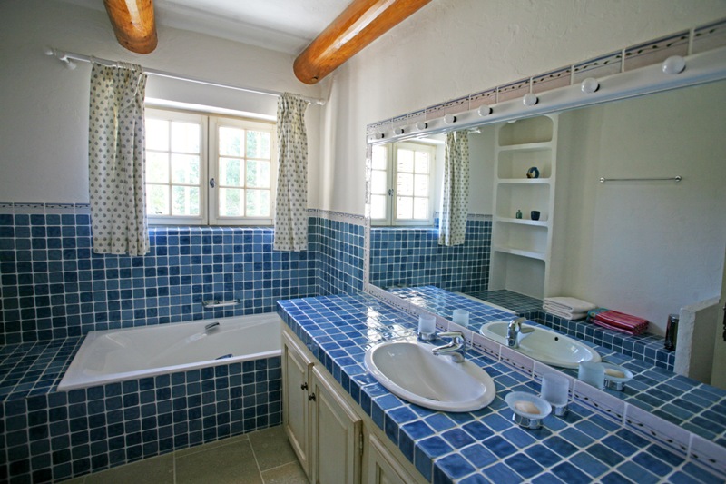 Maison en Luberon avec piscine au calme