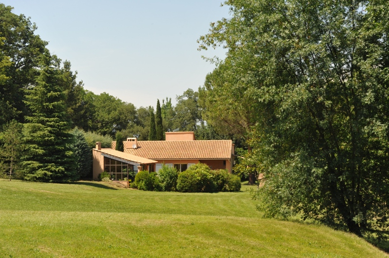 Au coeur du massif du Luberon, maison contemporaine d'environ 250 m²