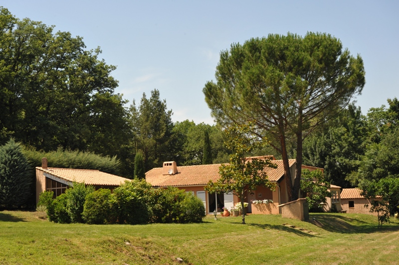 Au coeur du massif du Luberon, maison contemporaine d'environ 250 m²