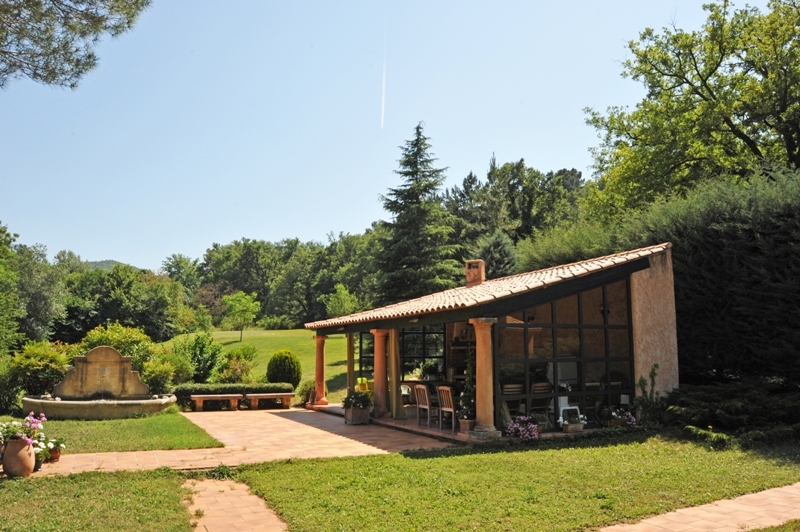 Au coeur du massif du Luberon, maison contemporaine d'environ 250 m²