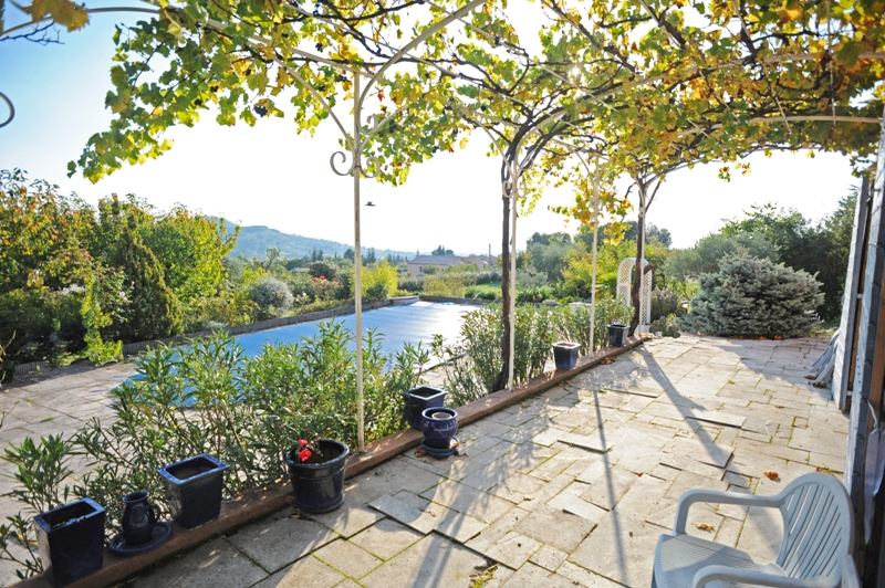 Luberon, maison de provençale de plain pied.