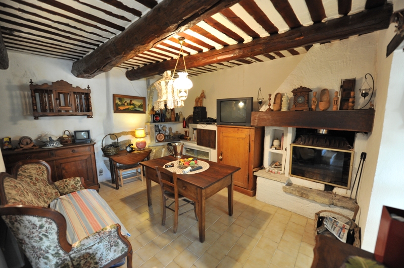 Gordes - Face à la vallée